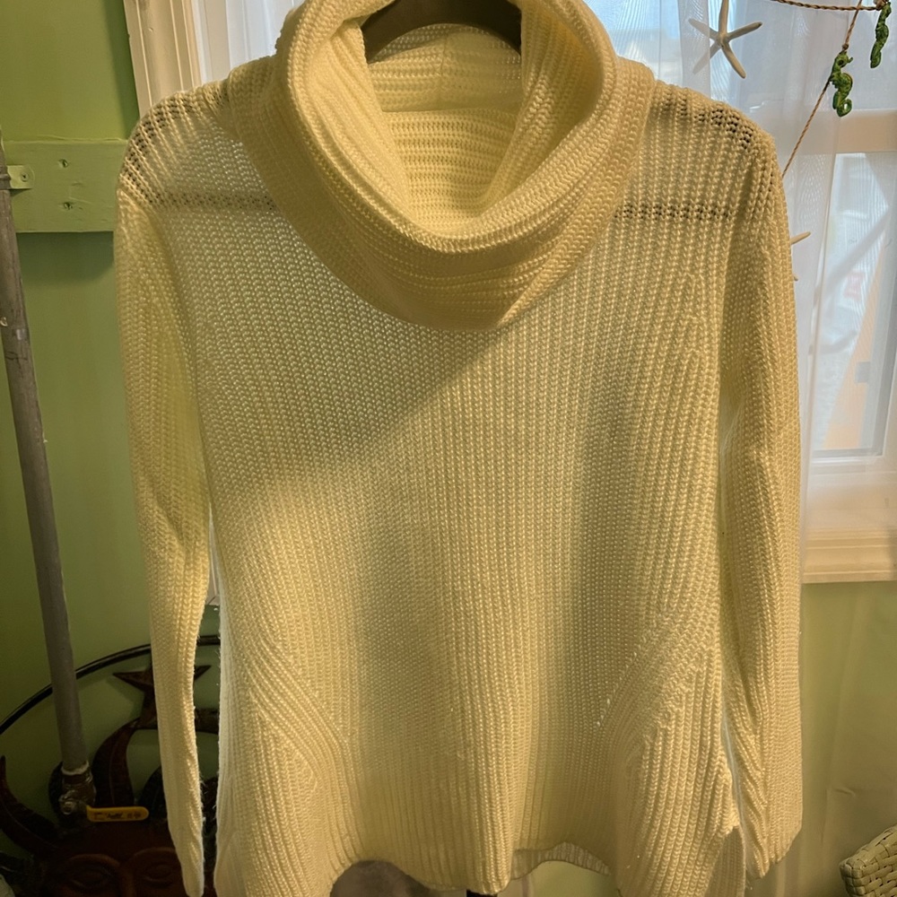 Sweater - Picture 4 of 6